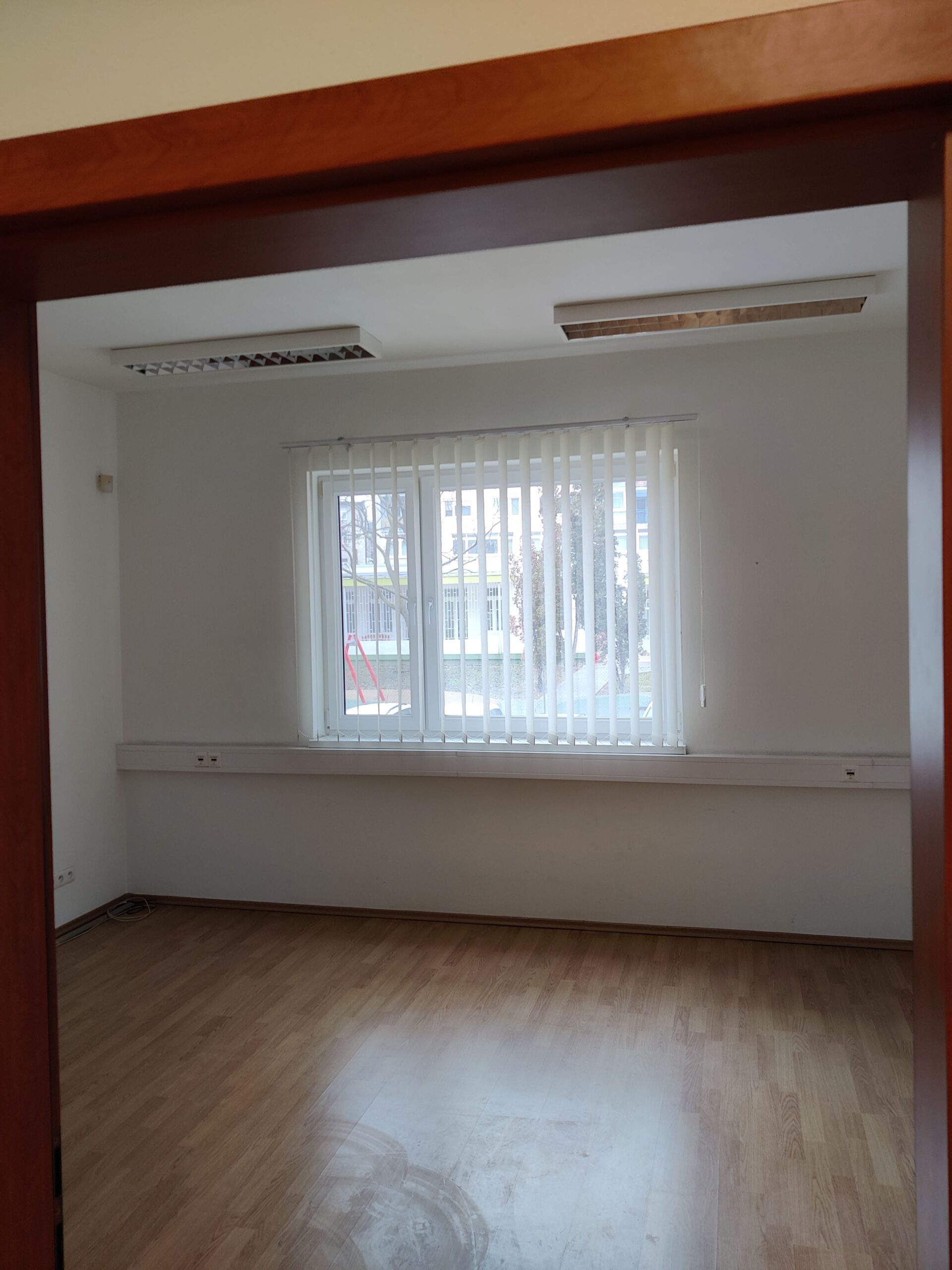 property6a94e31057779